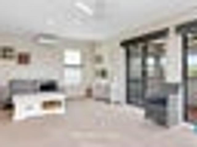 House for sale in Oratia