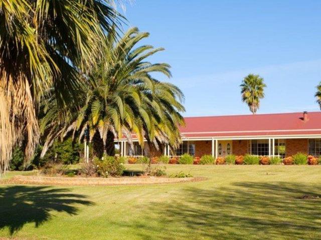 Cottage for sale in Woorinen North, Victoria