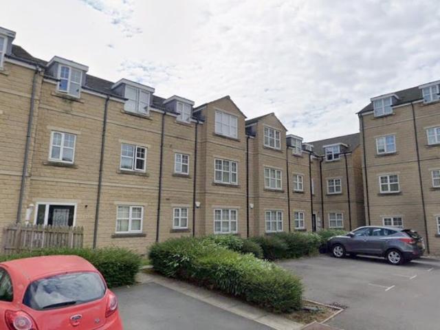 Apartment for rent in Laisterdyke, West Yorkshire