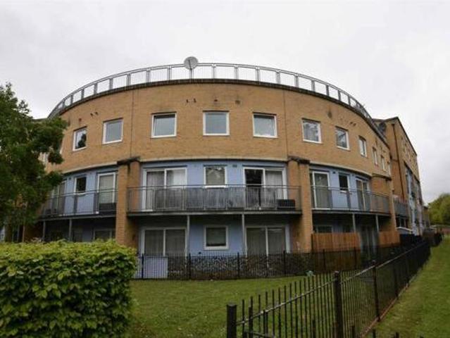 House for sale in London Borough of Hounslow, Feltham