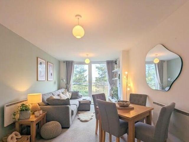 House for sale in London Borough of Hounslow, Feltham