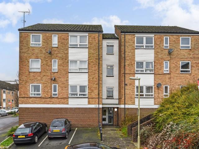 Apartment for rent in Sleepers' Hill, Hampshire