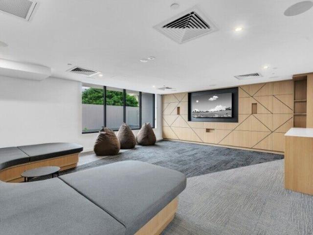 Room for rent in Buranda, Greater Brisbane