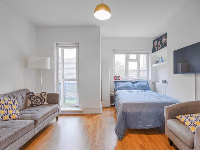 Room for rent in South Hackney, Greater London