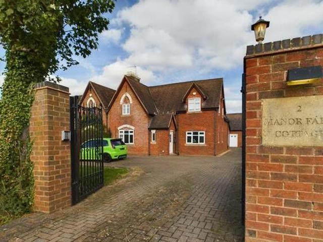 House for sale in Woolscott, New Bilton