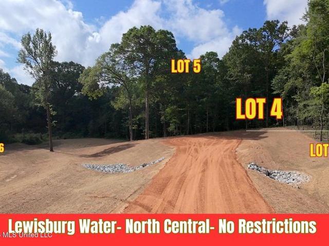 Land for sale in Nesbit, Mississippi