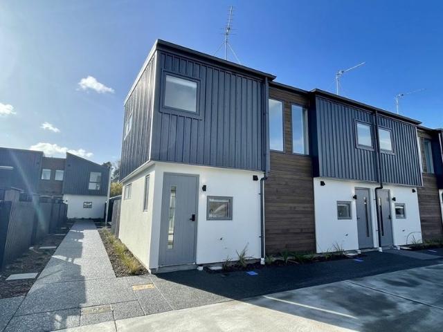 House for rent in Chaslands, Canterbury