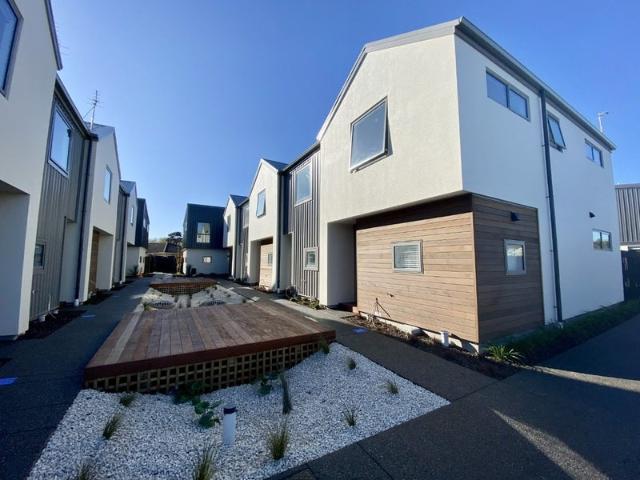House for rent in Chaslands, Canterbury