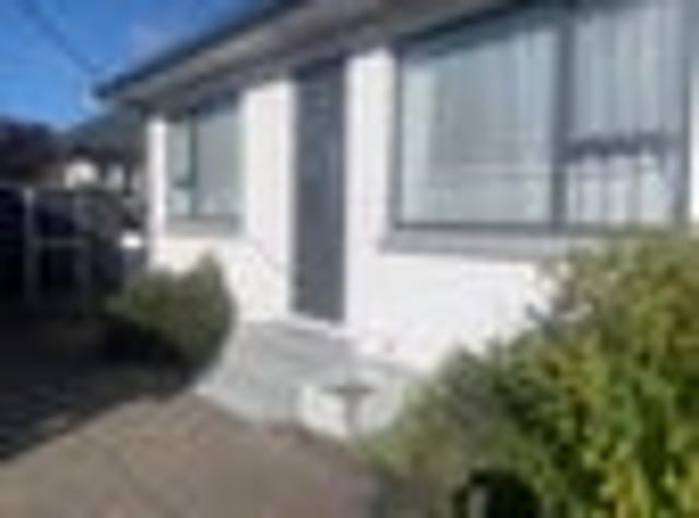 Apartment for rent in Chaslands, Canterbury