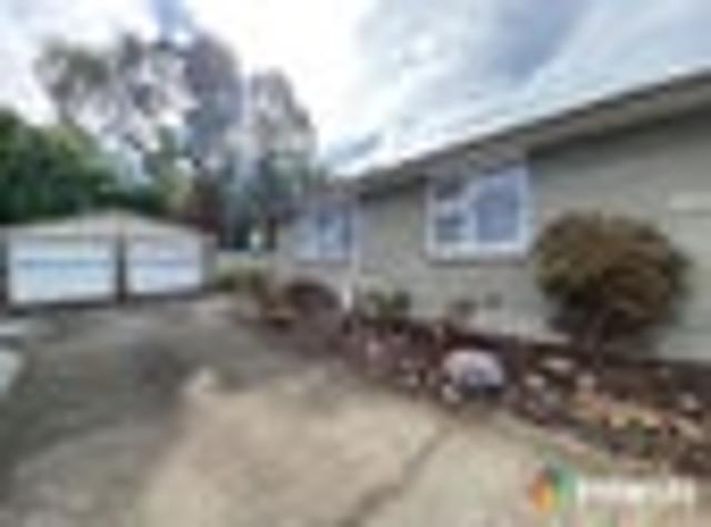 Apartment for rent in Chaslands, Canterbury