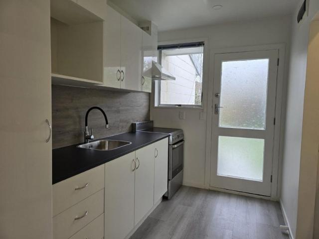 Apartment for rent in Chaslands, Canterbury