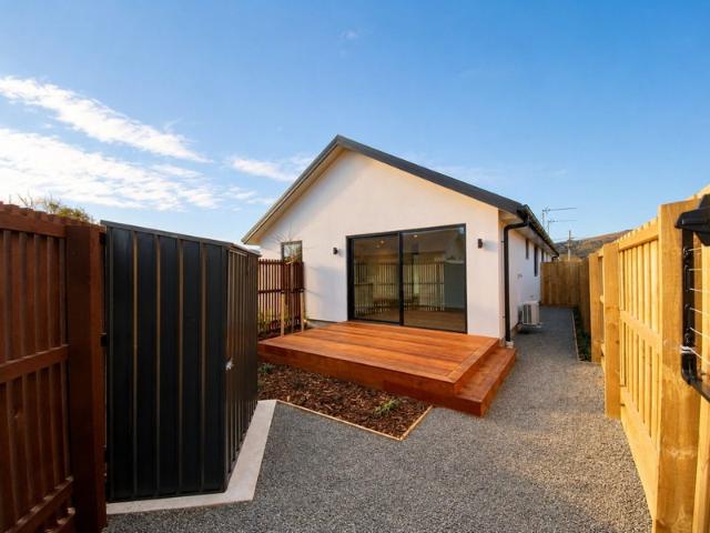 Apartment for rent in Chaslands, Canterbury