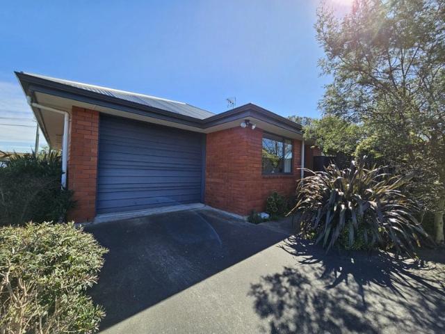 Apartment for rent in Chaslands, Canterbury