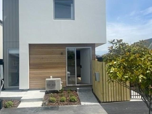 Apartment for rent in Chaslands, Canterbury
