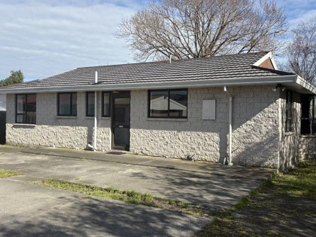 House for rent in Chaslands, Canterbury