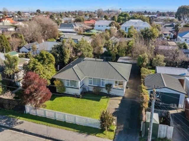 House for rent in Chaslands, Canterbury