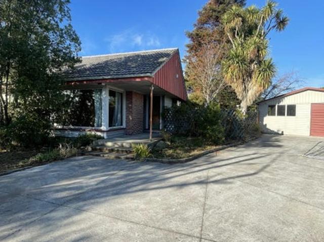 House for rent in Chaslands, Canterbury