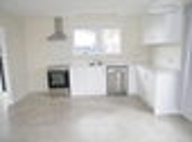 Apartment for rent in Chaslands, Canterbury