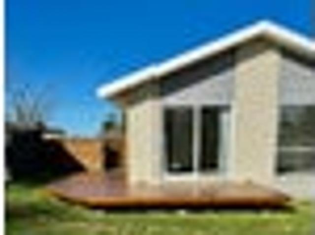 House for rent in Chaslands, Canterbury