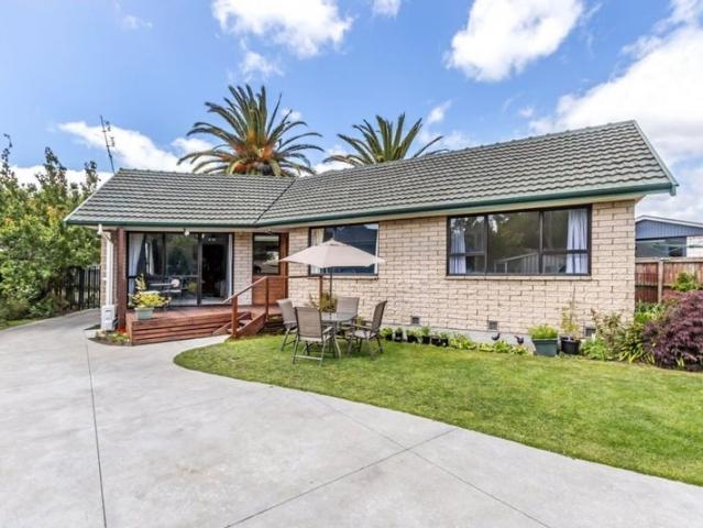House for rent in Chaslands, Canterbury