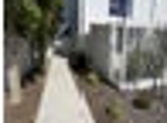 Townhouse for rent in Chaslands, Canterbury