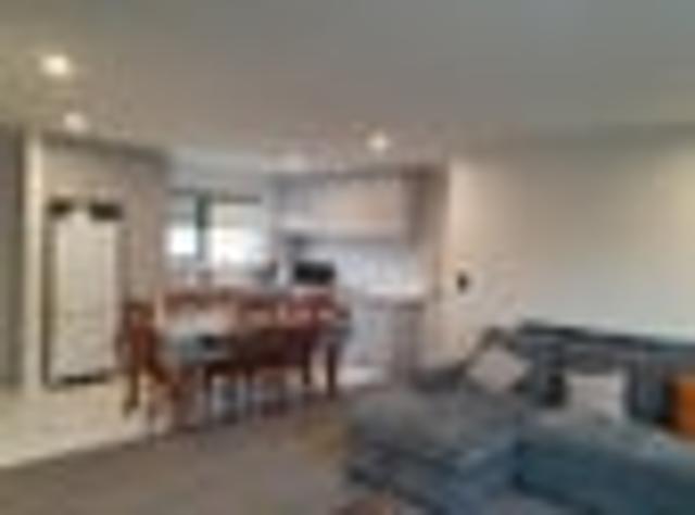 Townhouse for rent in Chaslands, Canterbury