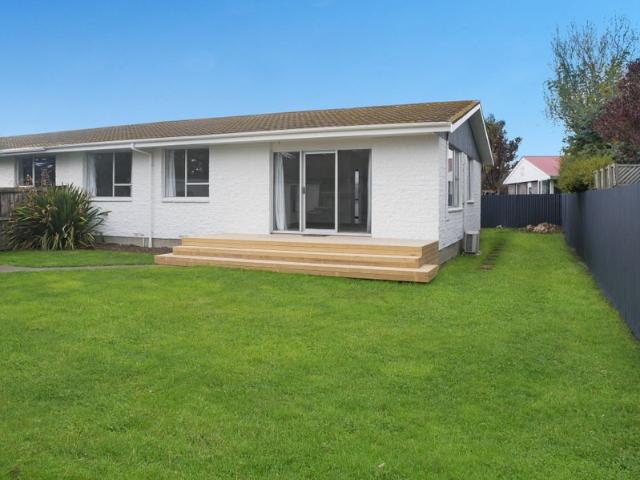 Apartment for rent in Chaslands, Canterbury