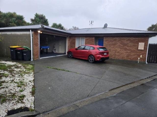 House for rent in Chaslands, Canterbury