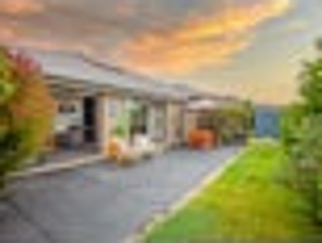 House for rent in Chaslands, Canterbury