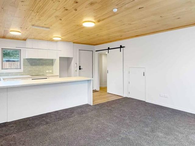 Townhouse for rent in Heathcote, Canterbury