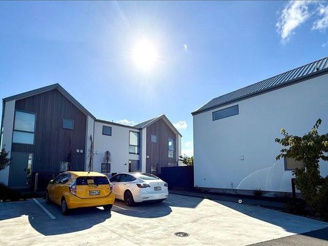 House for rent in Chaslands, Canterbury