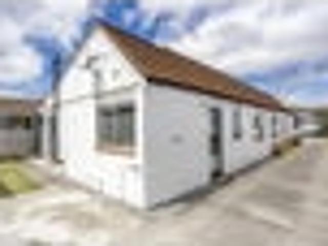 House for sale in Chaslands, Canterbury