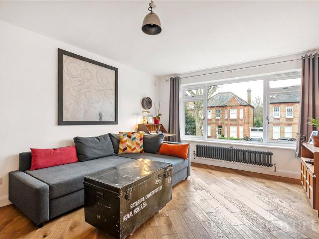 Apartment for rent in London Borough of Lewisham, Bell Green