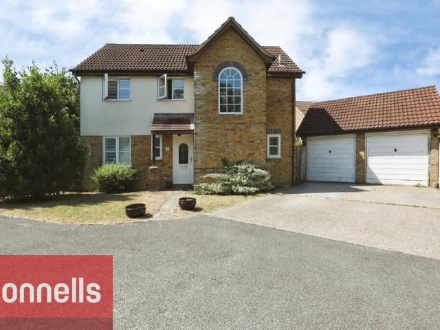 Apartment for rent in Perryfields, West Sussex