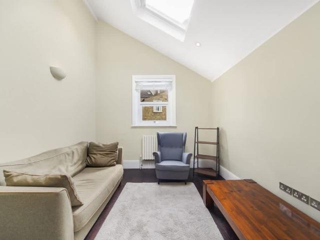 Apartment for rent in East Greenwich, Greater London