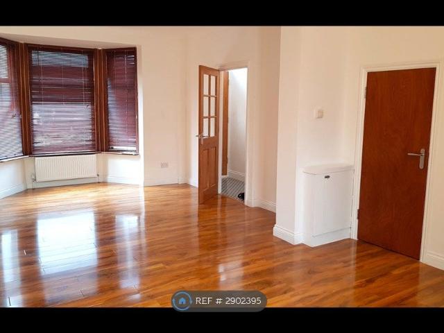 House for rent in Charlton, Greater London
