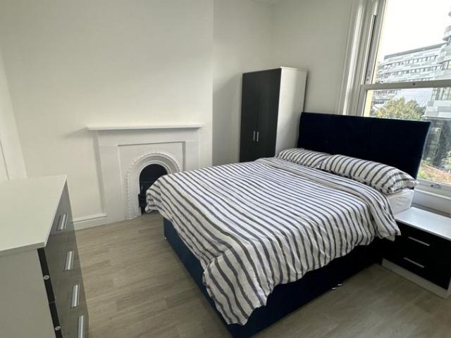 Room for rent in East Greenwich, Greater London
