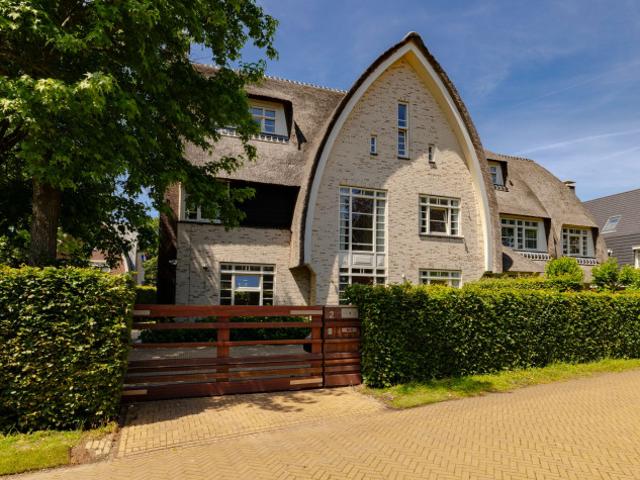 Woning te huur in Bloemendaal, Noord Holland