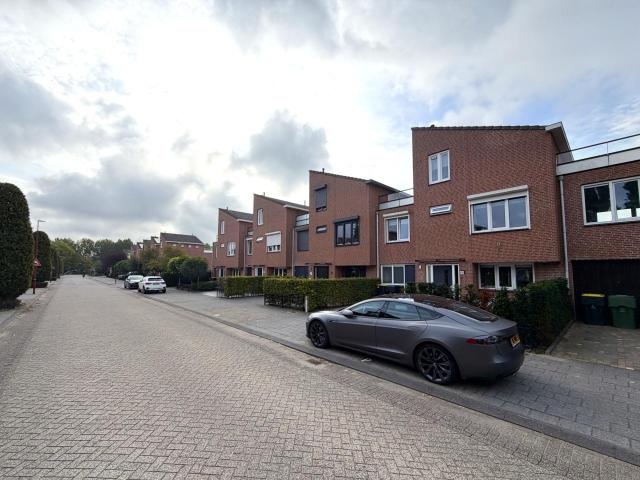 Woning te huur in Poortwijk, Oud-Beijerland