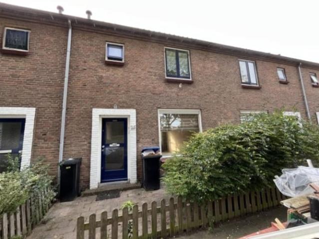 Woning te huur in Roelofarendsveen, Zuid Holland