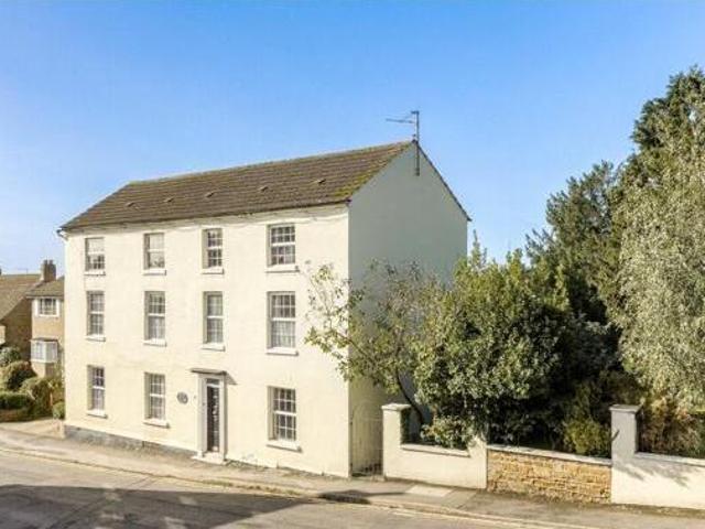 House for sale in Northampton, Northamptonshire