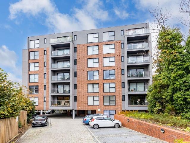 Apartment for rent in Lansdowne, Charminster
