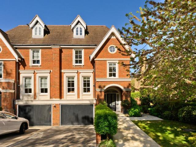 House for rent in Blackhills, Surrey