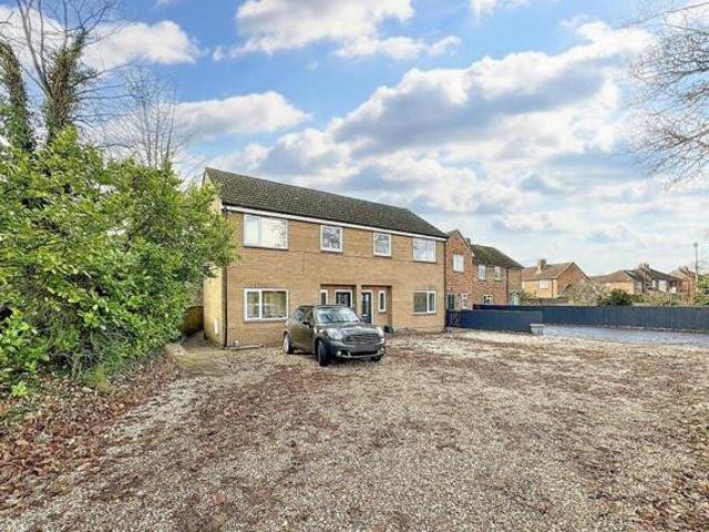 House for sale in Caldecott, Dromore