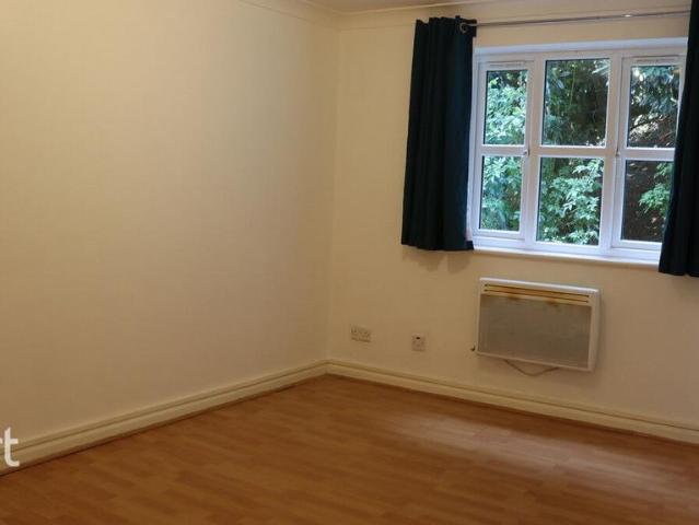 Apartment for rent in Slough