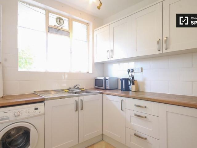 Apartment for rent in Westbourne Green, Greater London