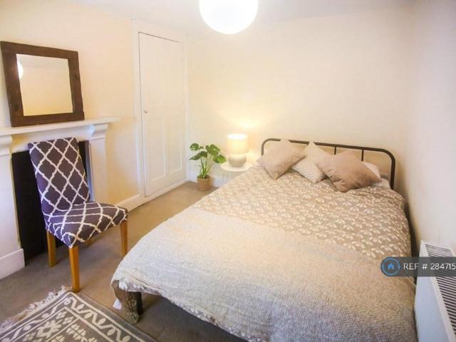 House for rent in Kingsholm, Gloucester