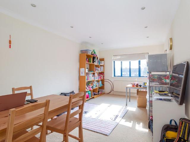 House for rent in London Borough of Sutton, Greater London