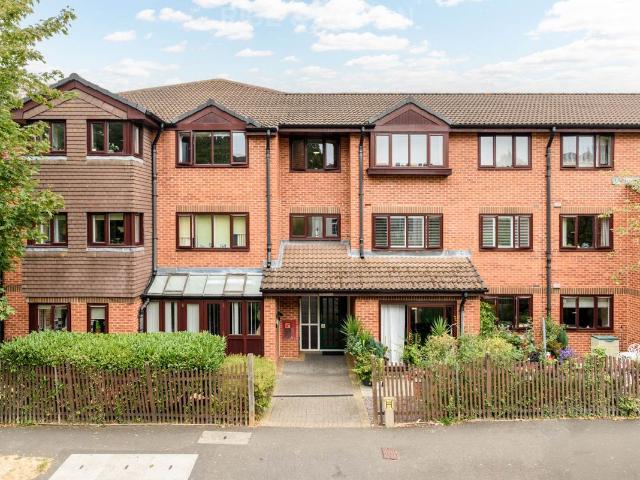 Apartment for rent in London Borough of Sutton, Greater London
