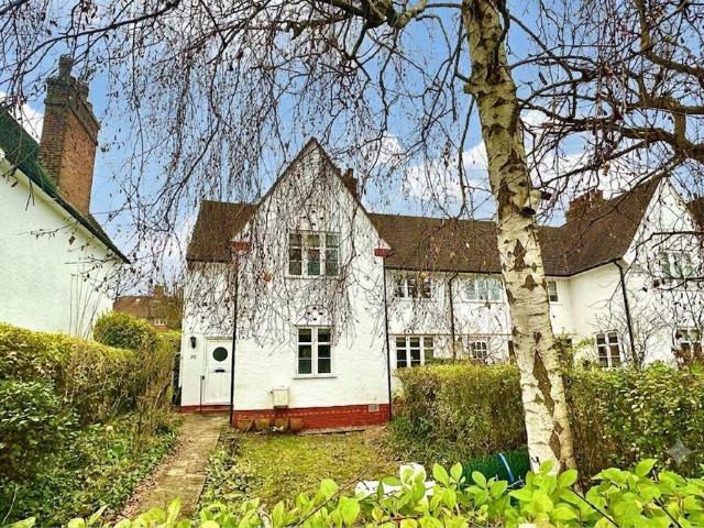House for rent in Temple Fortune, Greater London